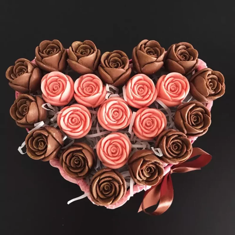 Bouquet de fleurs en chocolat en forme de cœur