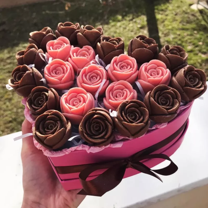 Bouquet de fleurs en chocolat en forme de cœur