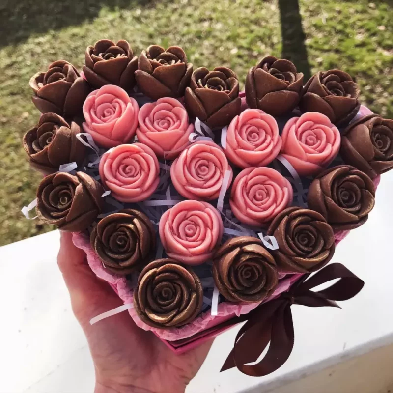 Bouquet de fleurs en chocolat en forme de cœur