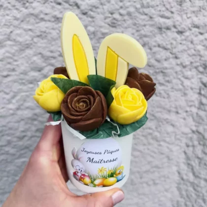 Petit bouquet de Pâques de fleurs en chocolat personnalisé