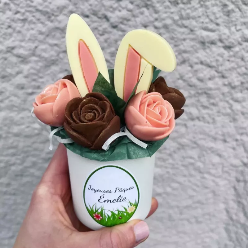 Petit bouquet de Pâques de fleurs en chocolat personnalisé