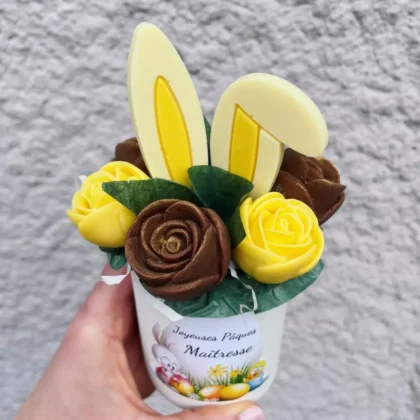 Petit bouquet de Pâques de fleurs en chocolat personnalisé