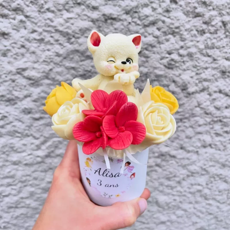 Petit bouquet avec figurine de chat en chocolat